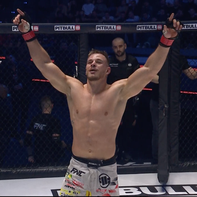 Leon Gavanas | FNC 27