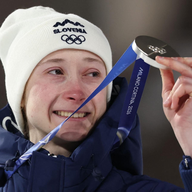 Nika Prevc na postolju