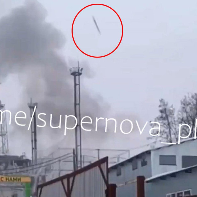 Snimka udara rakete ispaljene iz ukrajinskog topničkog sustava HIMARS u navodnom napadu na termoelektranu Luč