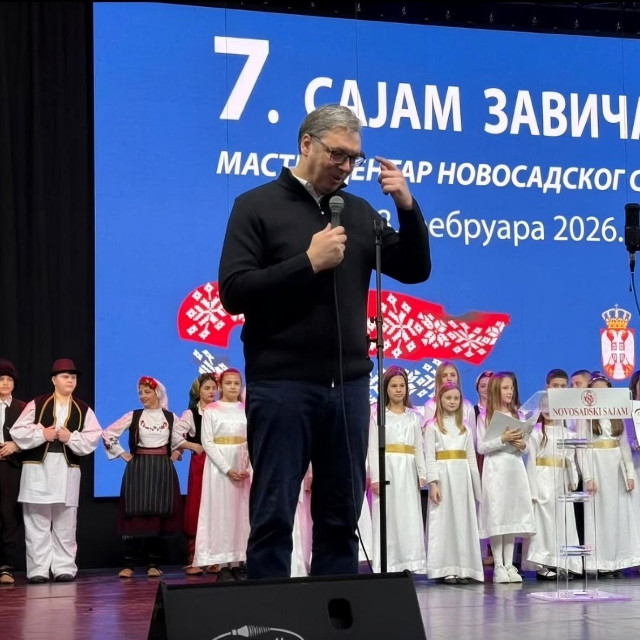 Aleksandar Vučić pojavio se na sajmu u Novom Sadu