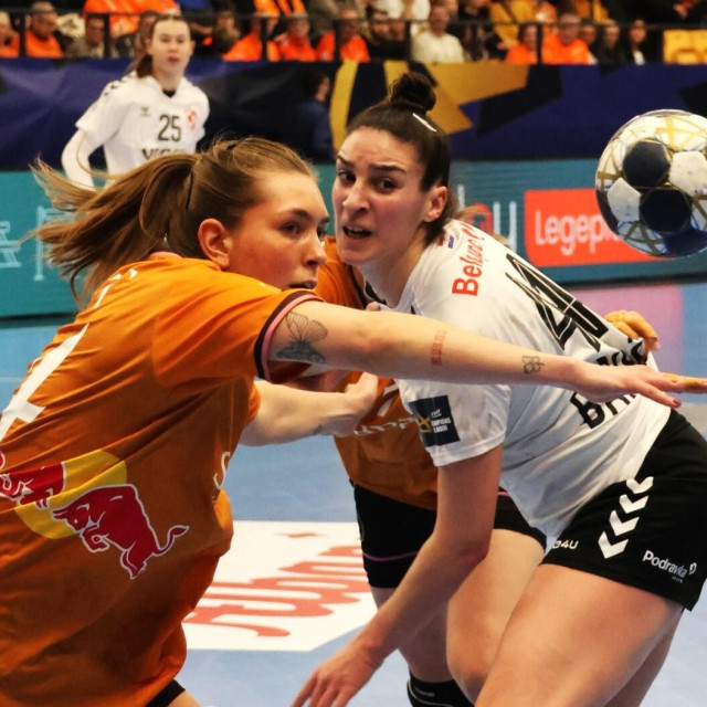 Tina Barišić na utakmici Odensea i Podravke