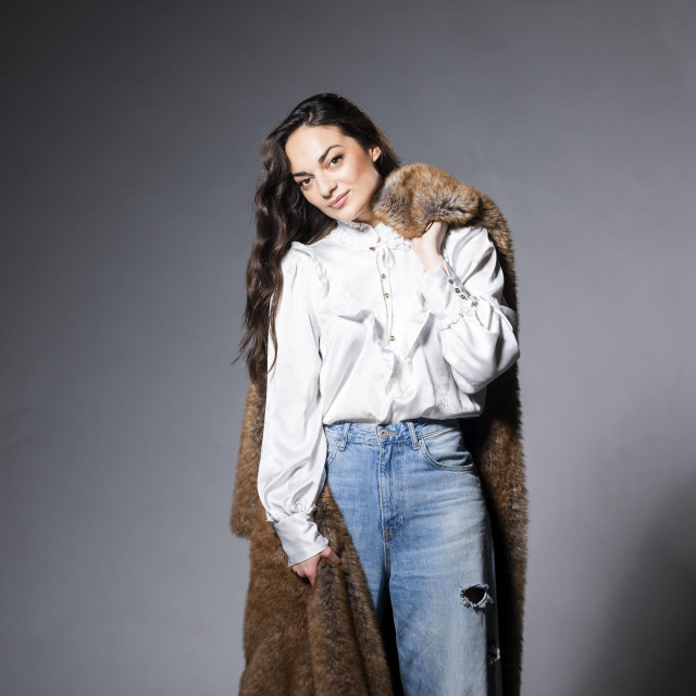 -Gloria- Zagreb, 290126. Glumica Ruzica Maurus.