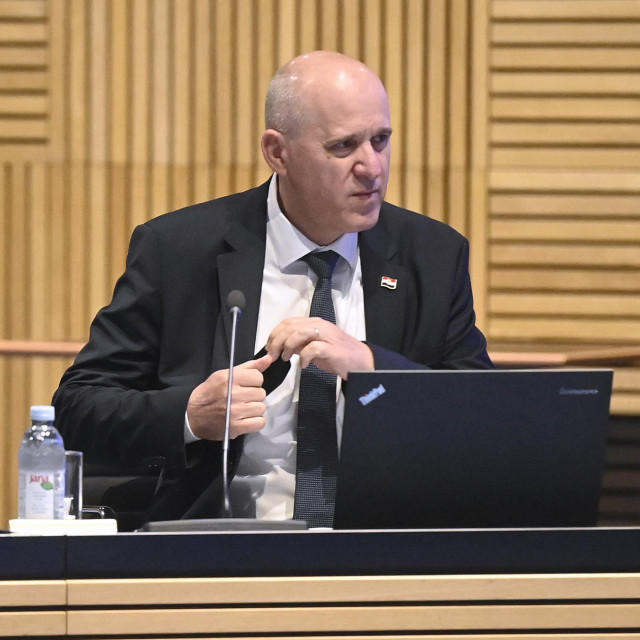 Potpredsjednik Vlade i ministar prostornoga uređenja, graditeljstva i državne imovine Branko Bačić