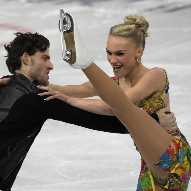 Phebe Bekker i James Hernandez