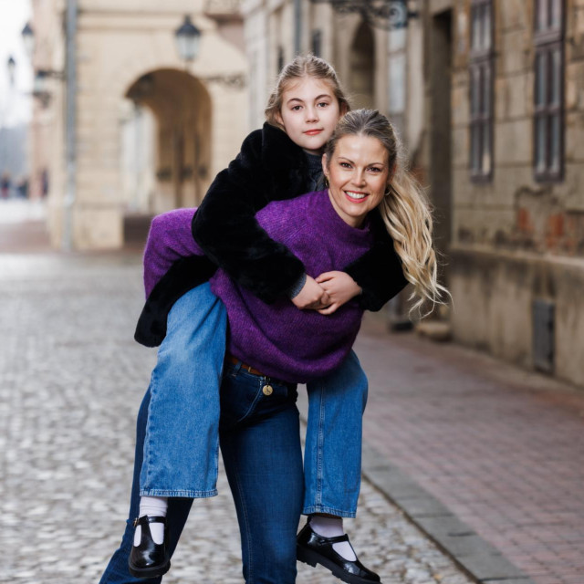 Glumica Ivana Soldo Čabraja i kći Tara
 