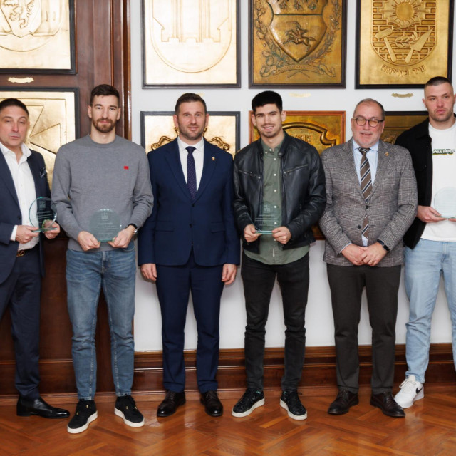 Tomislav Šuta i Ivan Bilić s nagrađenim igračima