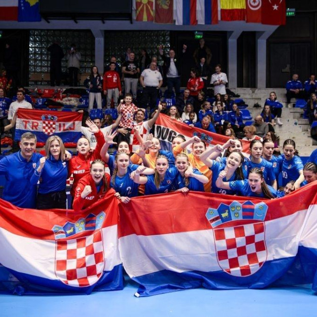 Mediteranske prvakinje - hrvatske kadetkinje sa zlatom u Prištini