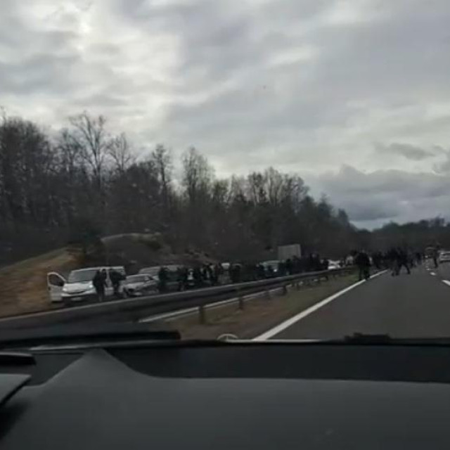Navijači na autocesti