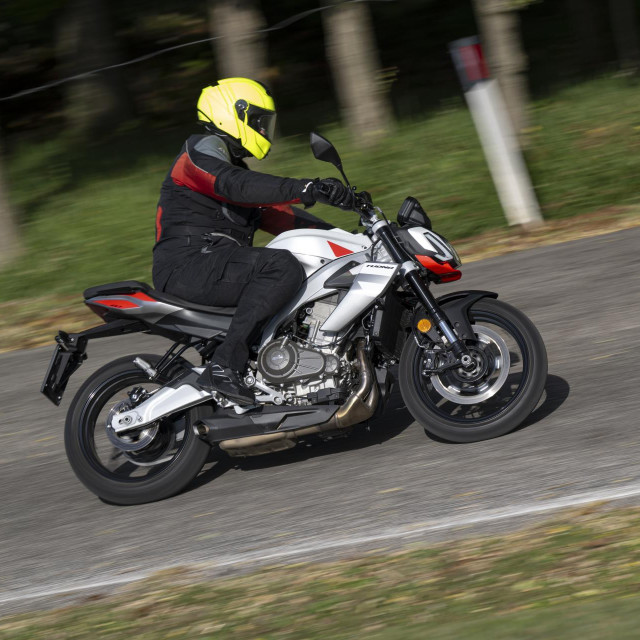 Aprilia Tuono 457