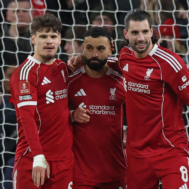 Mo Salah u društvu dvojice mađarskih reprezentativaca Miloša Kerkeza i Dominika Szoboszlaija