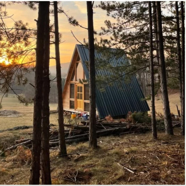 Ivana i Anej i njihova A-frame kućica