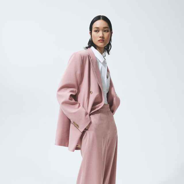 H&M odijelo iz nove kolekcije naš je ovotjedni modni favorit