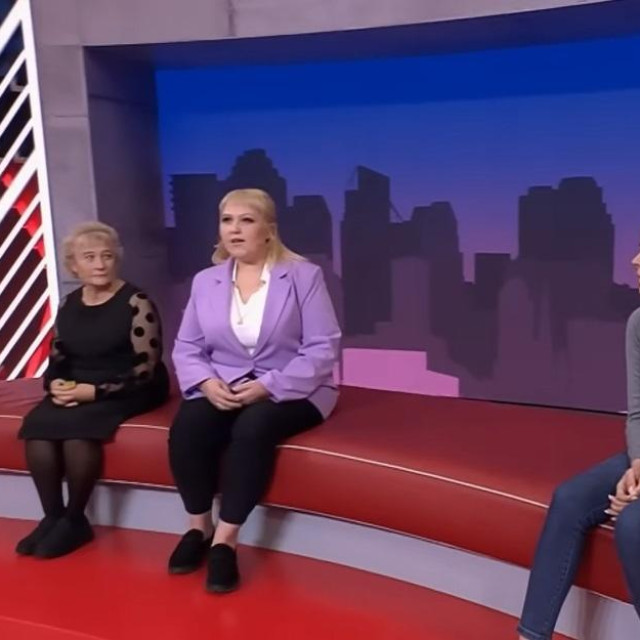 Galina Simagina (desno) i njezina svekrva (skroz lijevo)