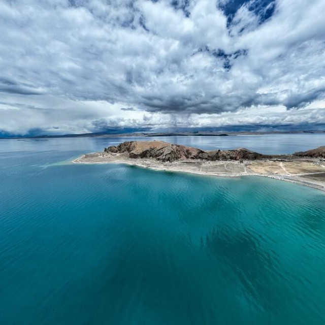 jezero Nam Co