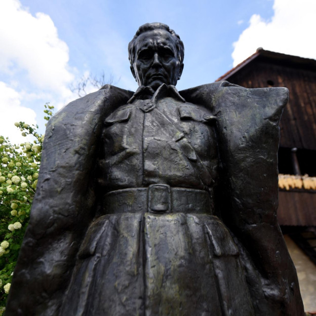 Spomenik Titu Antuna Augustinčića