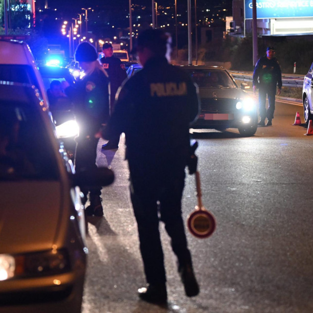 Policija noć ilustracija