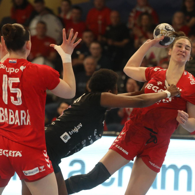 Tina Barišić (s loptom) je važna napadačka uzdanica Podravke