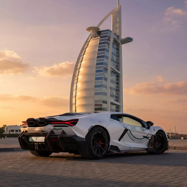 Mansory Lamborghini Revuelto policije iz Dubaija