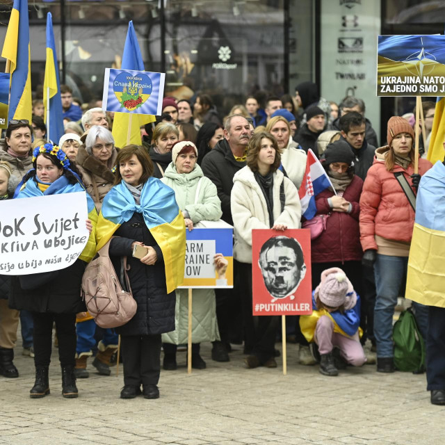 Skup podrške Ukrajini na Europskom trgu povodom četvrte godišnjice ruske agresije