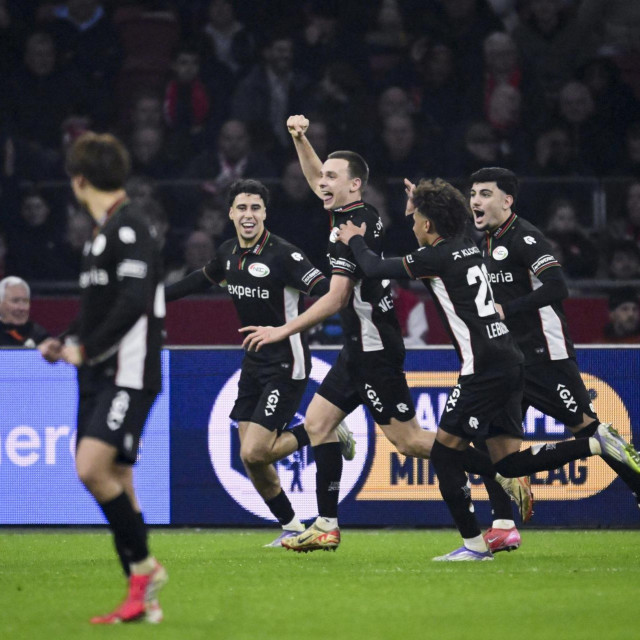 Darko Nejašmić slavi pogodak protiv Ajaxa