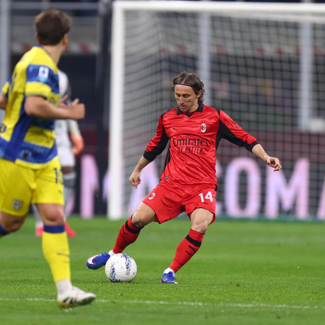 Luka Modrić u akciji protiv Parme
