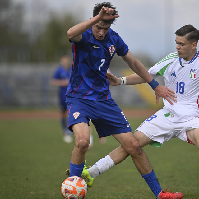 Krešimir Radoš i Federico Steffanoni, utakmica 2. kola U-17 Europskog nogometnog prvenstva, Hrvatska - Italija