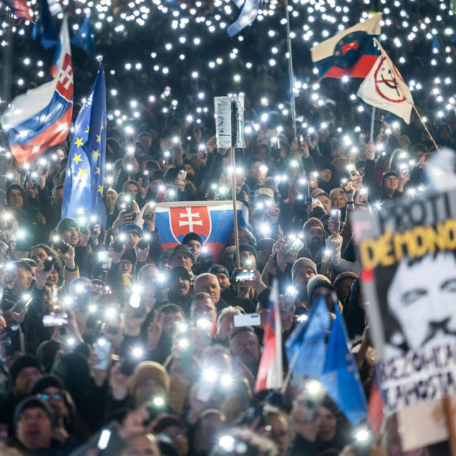 Robert Fico, prosvjed u Bratislavi