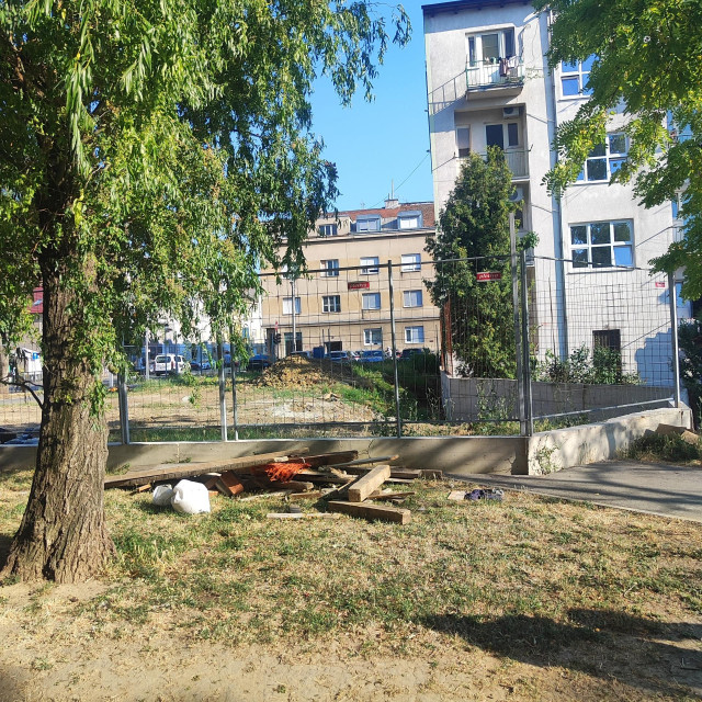 Čestica na kojoj je planirana izgradnja već je ograđena