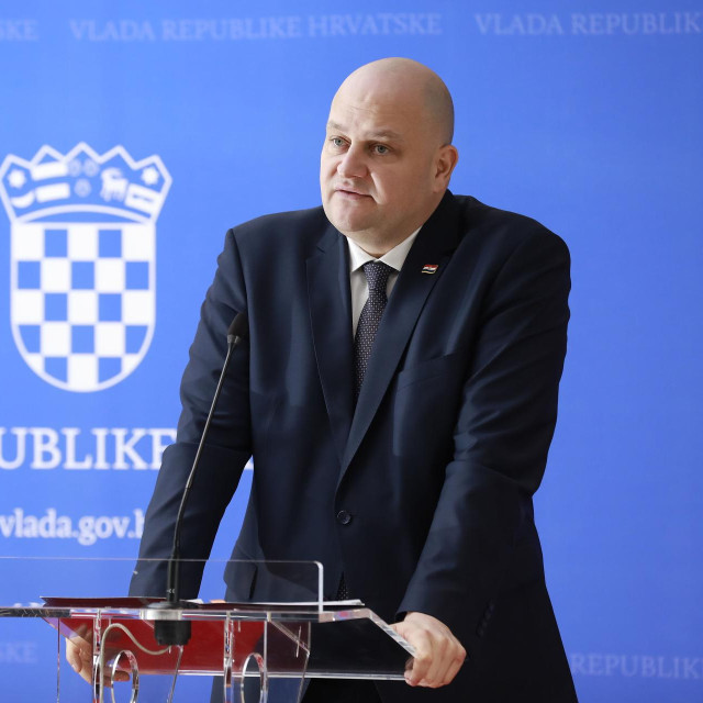 Ministar gospodarstva Ante Šušnjar
 