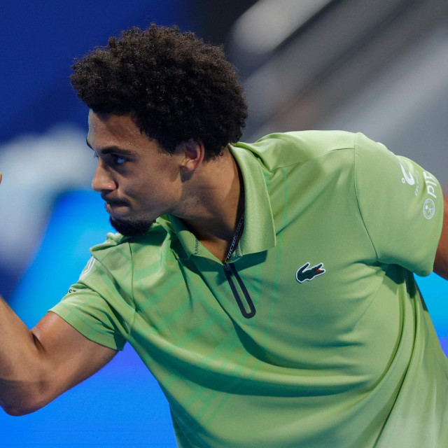 France‘s Arthur Fils reacts during their men‘s singles semi-final match against Czech Republic‘s Jakub Mensik at the Qatar Open tennis tournament in Doha on February 20, 2026. (Photo by Karim JAAFAR/AFP)