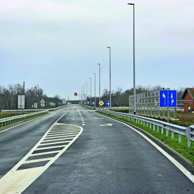 Iz Hrvatskih cesta ističu da je riječ o jednom od važnijih infrastrukturnih zahvata na području istočne Hrvatske. Ukupni troškovi su 14 milijuna eura, a sufinanciran je novcem Europske unije
