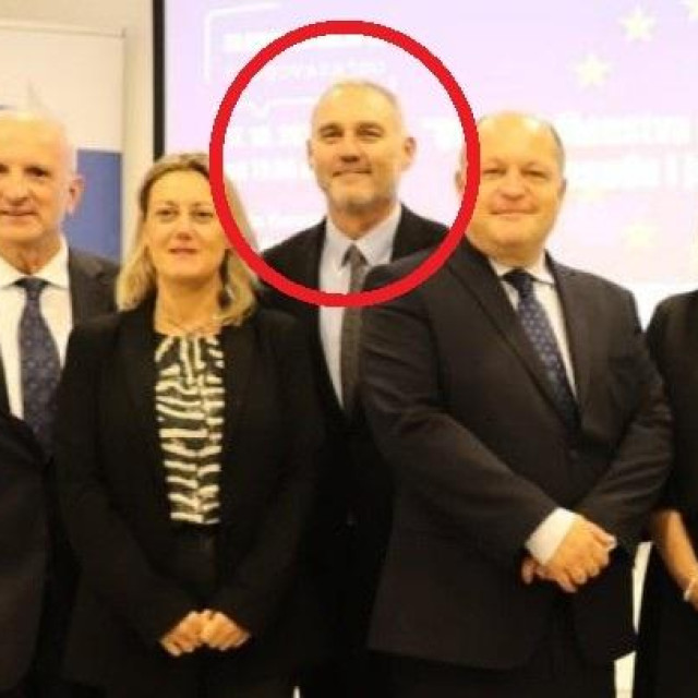 Božidar Horvat (u sredini)