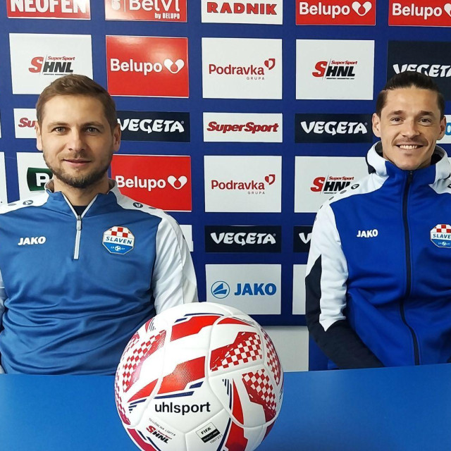 Trener Slavena Belupa Mario Gregurina i napadač Alen Grgić u dobrom raspoloženju uoči ogleda s Puljanima