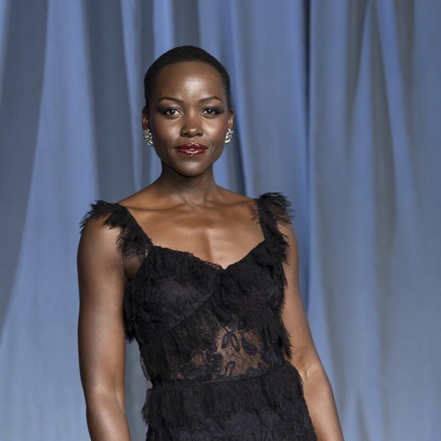 Iako je bila podvrgnuta operaciji uklanjanja mioma, olakšanje je bilo kratkotrajno jer su se izrasline ubrzo vratile