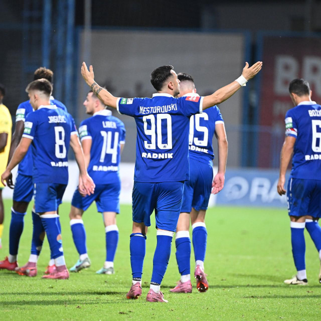 Ilija Nestorovski slavi pogodak za 2:1 protiv Istre