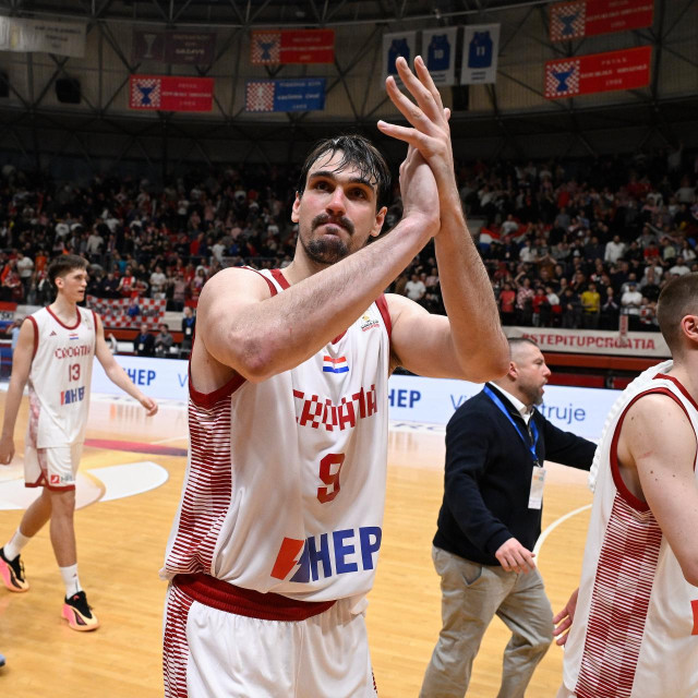 Dario Šarić kapetanski je predvodio Hrvatsku u petak protiv Njemačke i bio najbolji strijelac na dvoboju