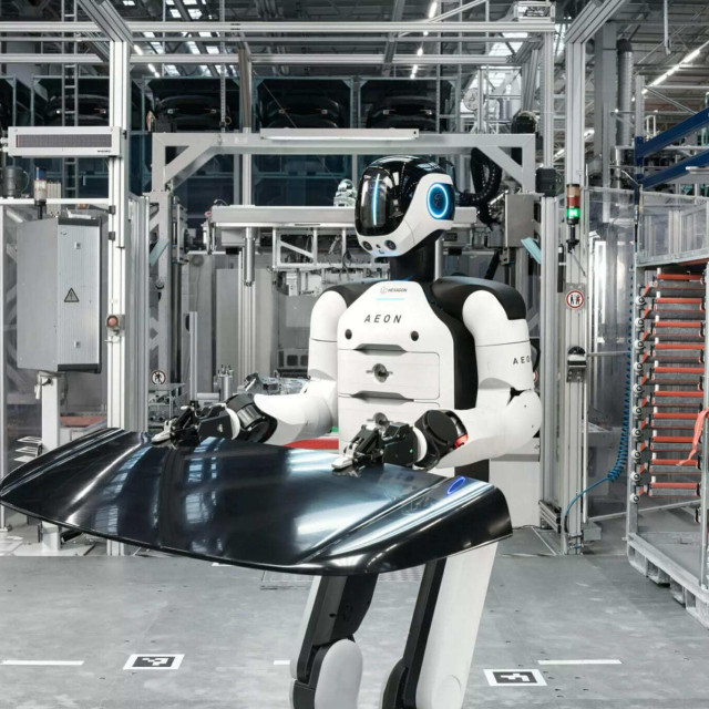 Robot u tvornici BMW-a u Lepzigu