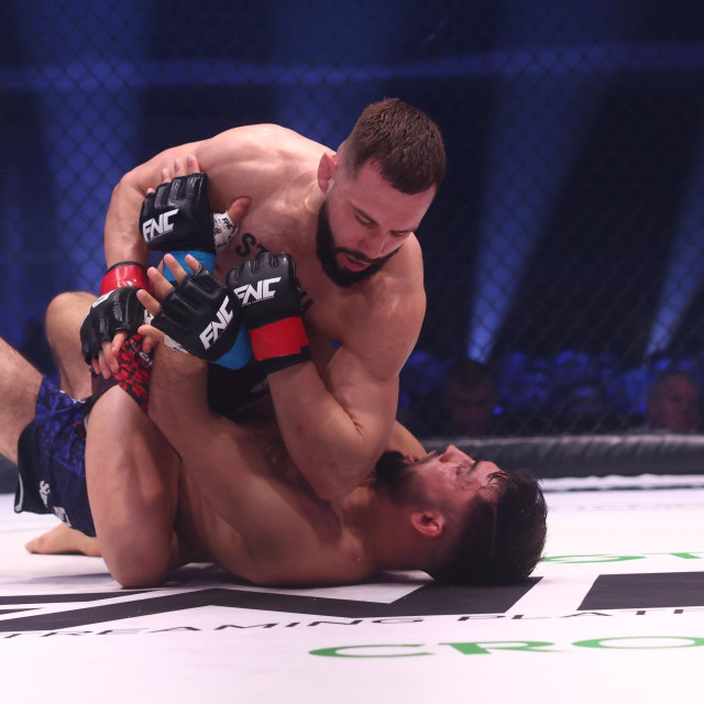 Marko Ancic (crvene hlace) - Ahmad Tahah Sadiqpour (plave hlace).
 