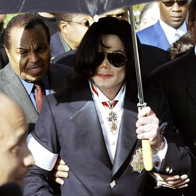 Michael Jackson pred sudom 2004. godine
