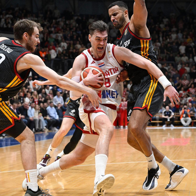 Mario Hezonja u prodoru prema SP u Kataru