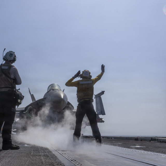 Prizori s nosača aviona USS Abraham Lincoln