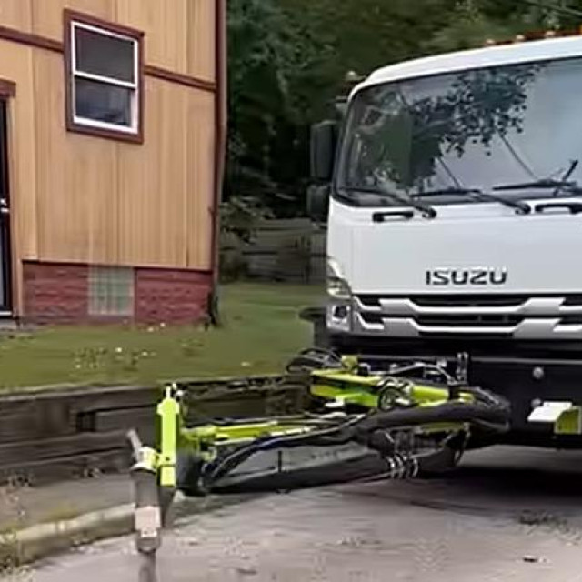 Kamion za krpanje cesta