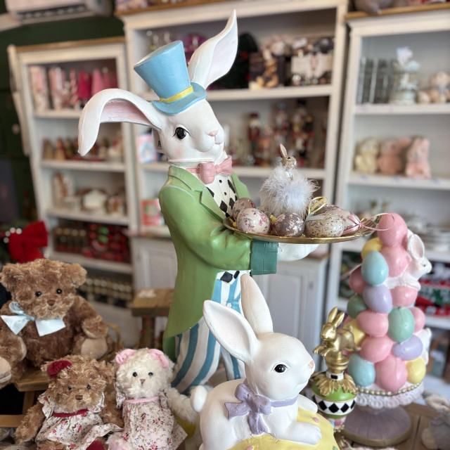 Cijela proljetna kolekcija nosi potpis nizozemskog brenda Clayre & Eef, koji ove godine u ponudi ima klasične ukrase te one malo posebnijeg dizajna