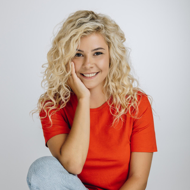 U Jugoslovenskom Dramskom Kazalištu glumila je u predstavama ‘Hotel Slobodan Promet‘, ‘Mjesec dana na selu‘ koju potpisuje Iva Milošević te ‘Razvojni put Bore Šnajdera‘, redatelja Egona Savina