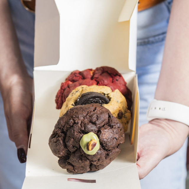 -Gloria- Zagreb, 030625. Marija Petrovic vlasnica novootvorene trgovine keksima Keks point na Kneziji.