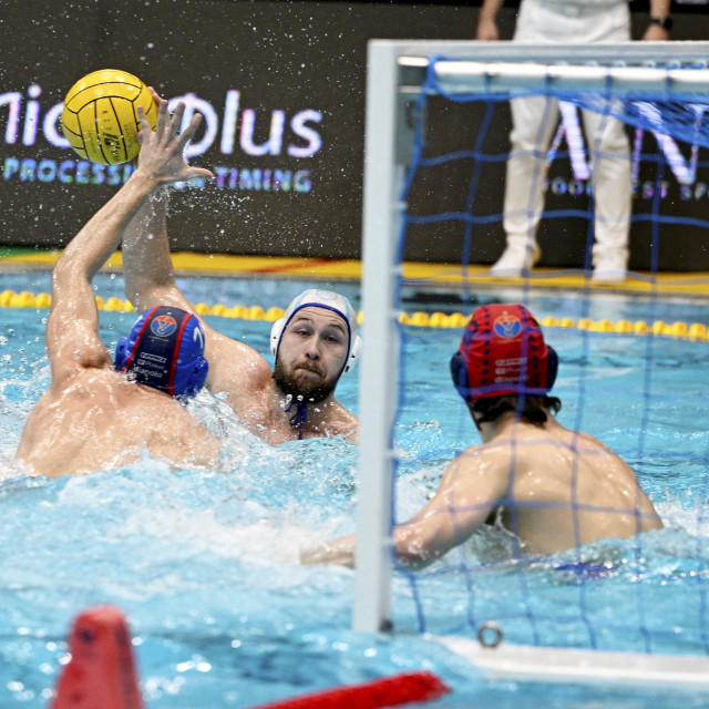 Mladost - Vasas Plaket: Matias Biljaka