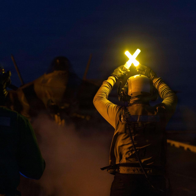 Prizori s nosača aviona USS Abraham Lincoln