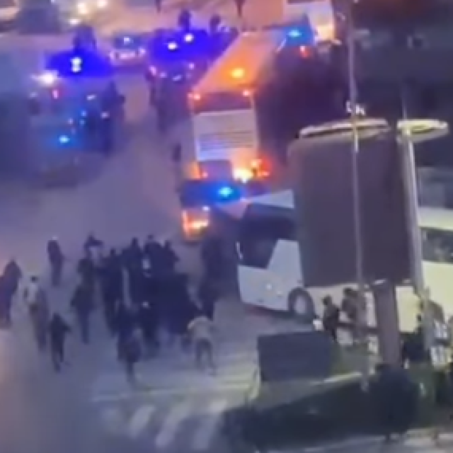 Torcida Sandžak kamenovala autobuse s Delijama