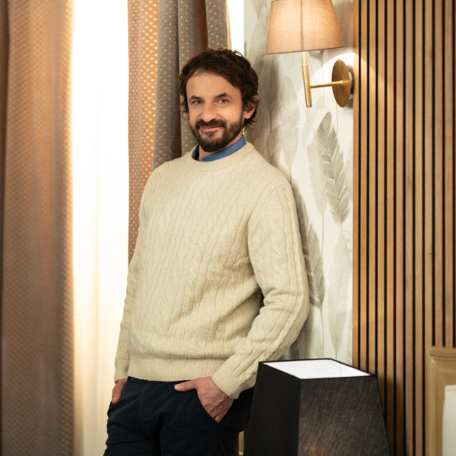 A što ga najbrže uspava? ”Dosadne političke emisije! Znate ono, iz šupljeg u prazno!”, smije se