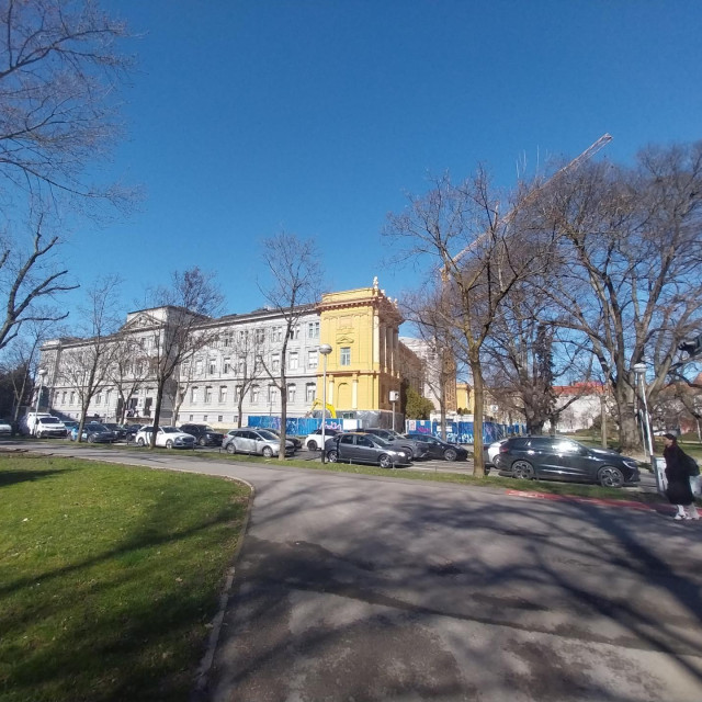 Situacija je ista s obje strane zgrade